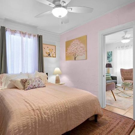 Апартаменты The Pink Oasis Waterfront 1 Bed Apt Тампа Экстерьер фото